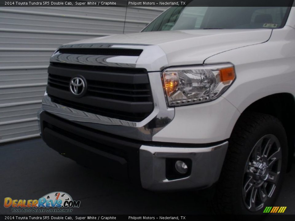 2014 Toyota Tundra SR5 Double Cab Super White / Graphite Photo #11