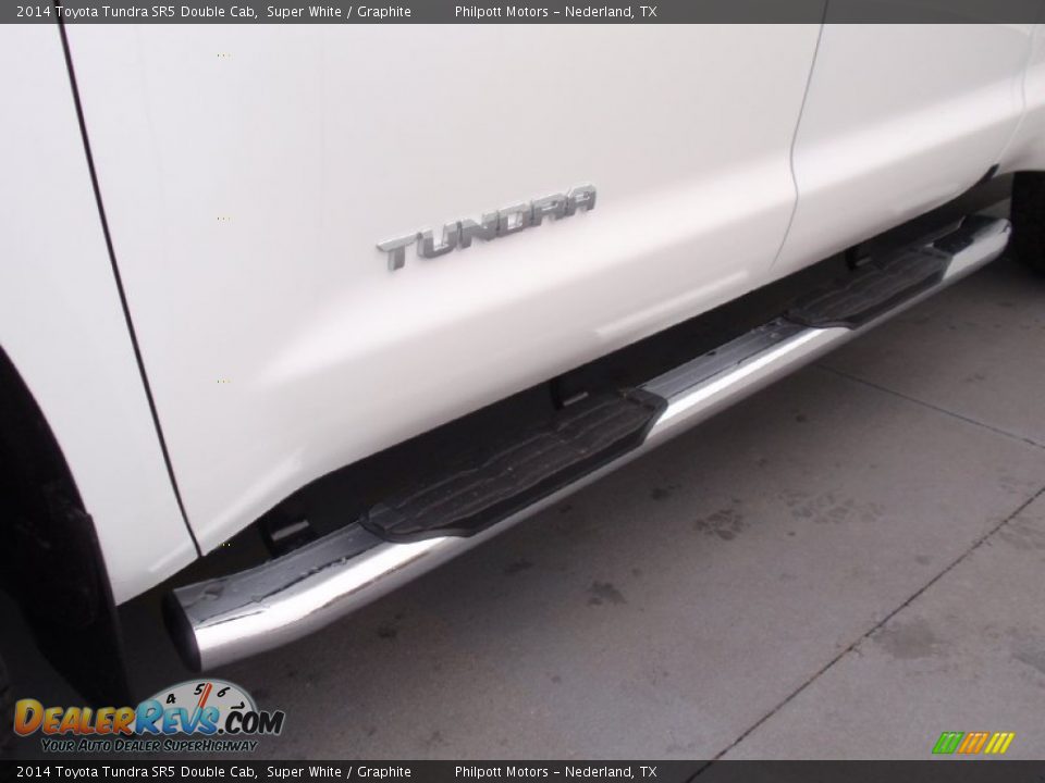 2014 Toyota Tundra SR5 Double Cab Super White / Graphite Photo #15