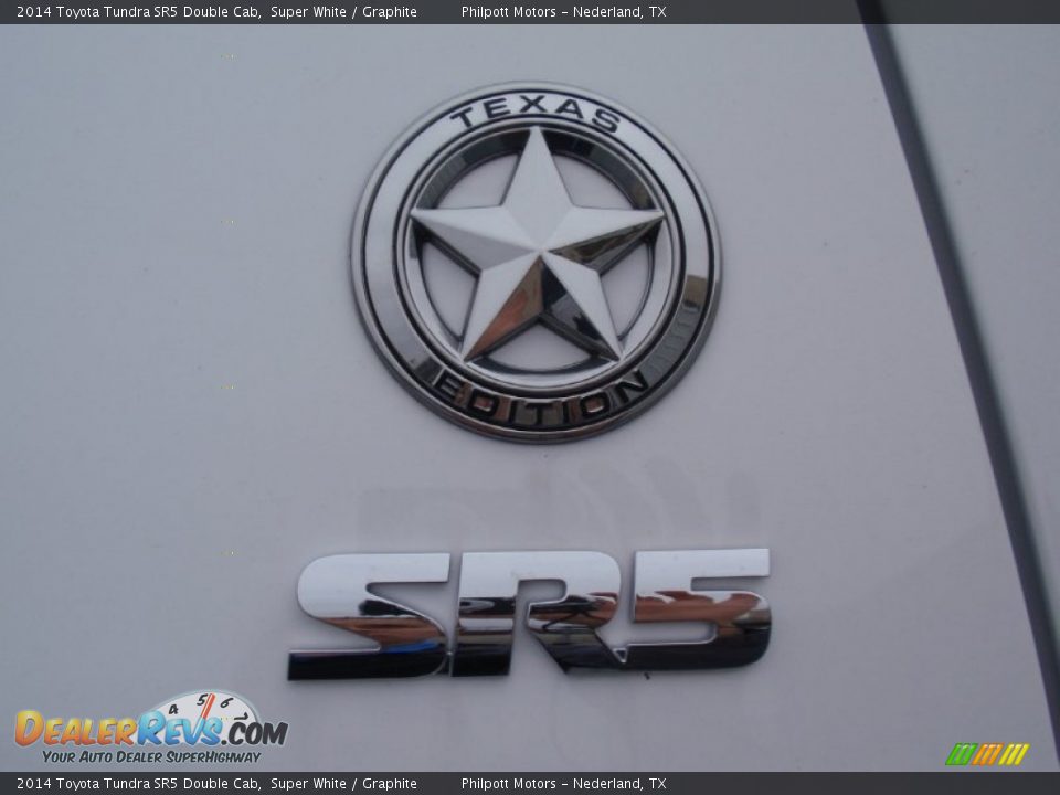 2014 Toyota Tundra SR5 Double Cab Super White / Graphite Photo #16