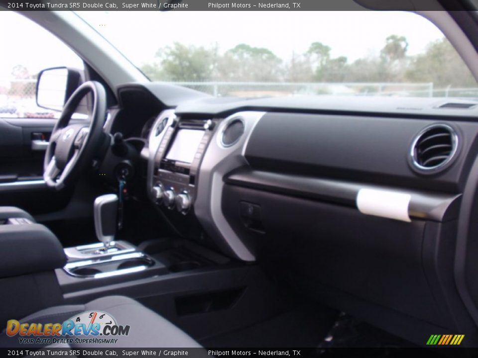 2014 Toyota Tundra SR5 Double Cab Super White / Graphite Photo #20