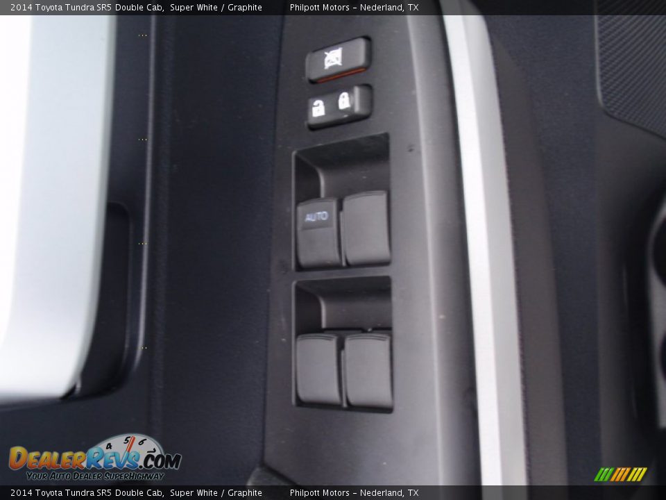 2014 Toyota Tundra SR5 Double Cab Super White / Graphite Photo #25