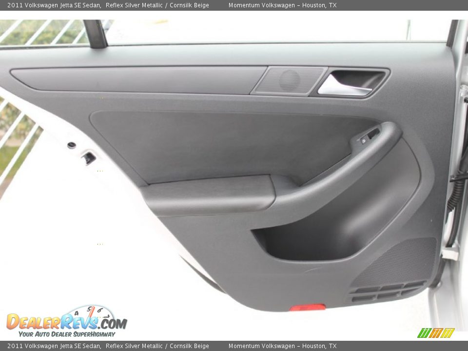 2011 Volkswagen Jetta SE Sedan Reflex Silver Metallic / Cornsilk Beige Photo #19