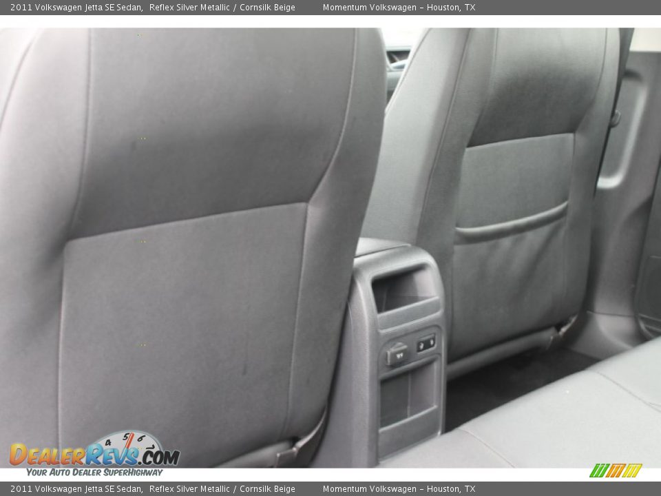 2011 Volkswagen Jetta SE Sedan Reflex Silver Metallic / Cornsilk Beige Photo #21