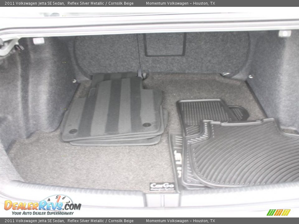 2011 Volkswagen Jetta SE Sedan Reflex Silver Metallic / Cornsilk Beige Photo #23