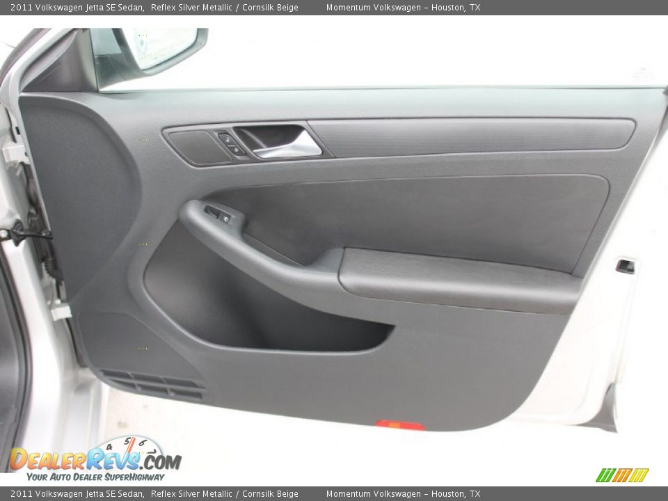 2011 Volkswagen Jetta SE Sedan Reflex Silver Metallic / Cornsilk Beige Photo #26
