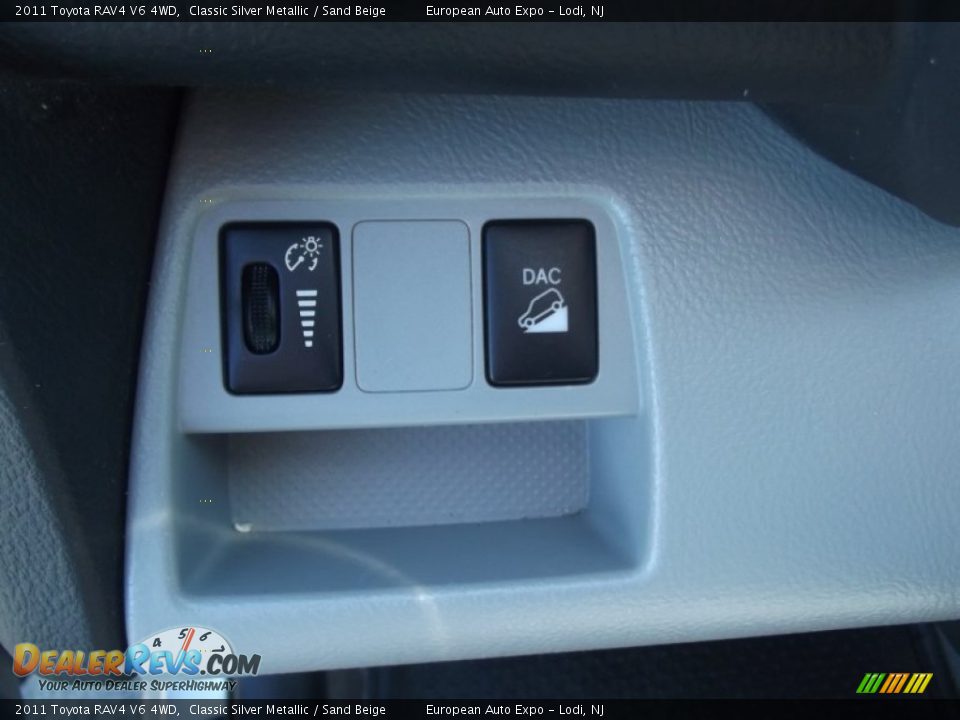 2011 Toyota RAV4 V6 4WD Classic Silver Metallic / Sand Beige Photo #23