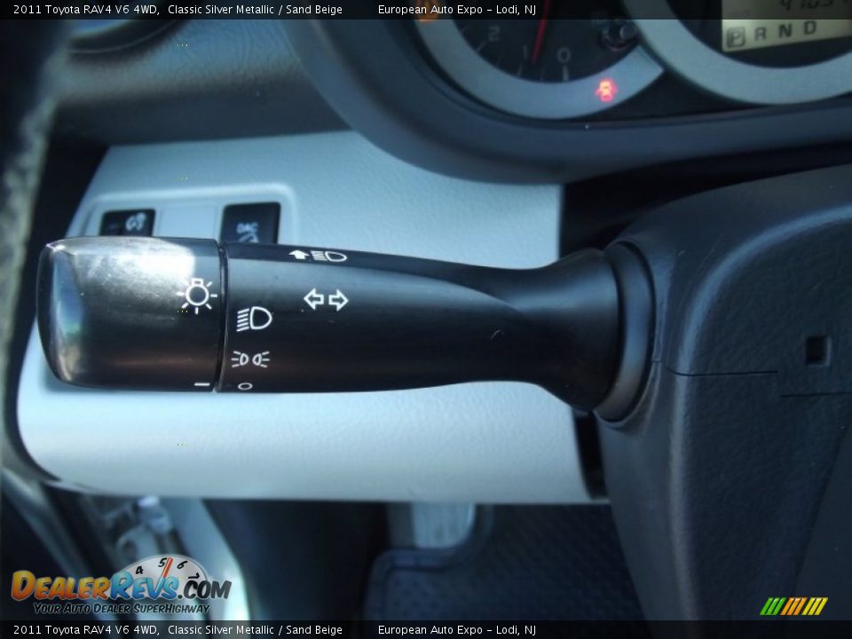 2011 Toyota RAV4 V6 4WD Classic Silver Metallic / Sand Beige Photo #27