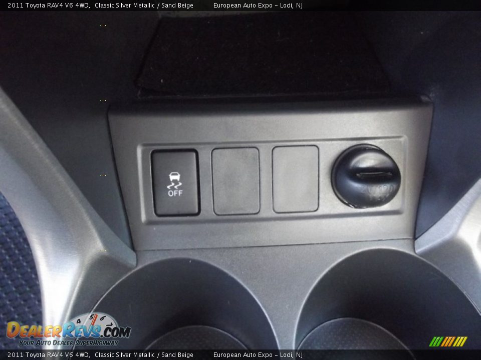 2011 Toyota RAV4 V6 4WD Classic Silver Metallic / Sand Beige Photo #33