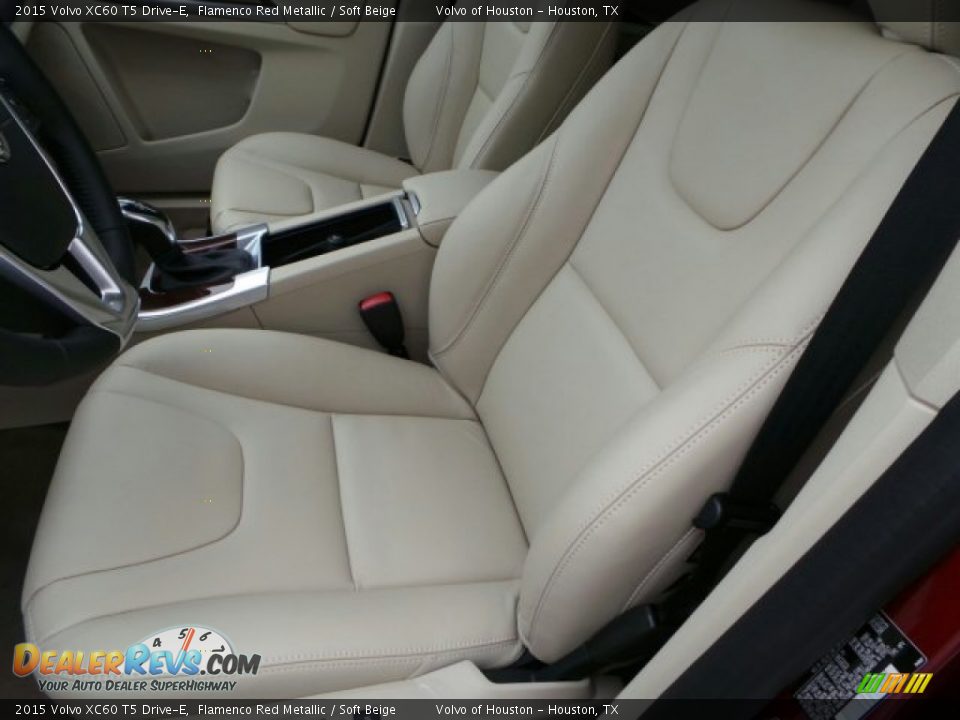Front Seat of 2015 Volvo XC60 T5 Drive-E Photo #12