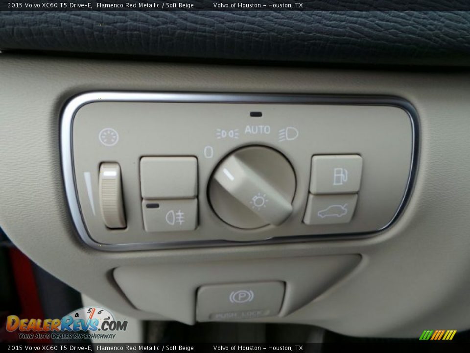 Controls of 2015 Volvo XC60 T5 Drive-E Photo #22