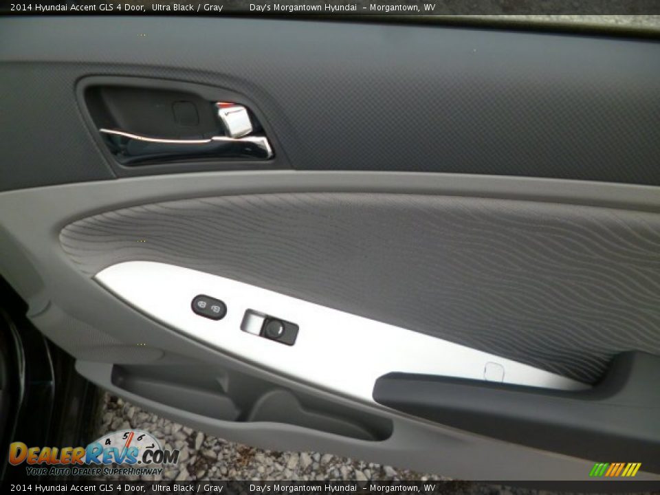 2014 Hyundai Accent GLS 4 Door Ultra Black / Gray Photo #11