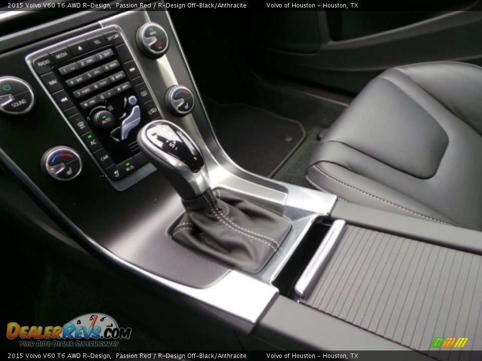 2015 Volvo V60 T6 AWD R-Design Shifter Photo #14