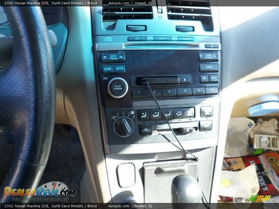 2002 Nissan Maxima GXE Sunlit Sand Metallic / Blond Photo #7