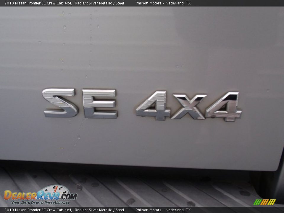 2010 Nissan Frontier SE Crew Cab 4x4 Radiant Silver Metallic / Steel Photo #17