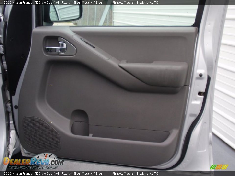 2010 Nissan Frontier SE Crew Cab 4x4 Radiant Silver Metallic / Steel Photo #22
