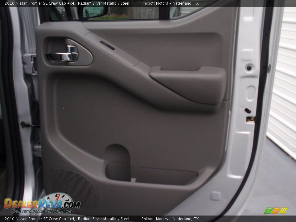 2010 Nissan Frontier SE Crew Cab 4x4 Radiant Silver Metallic / Steel Photo #26