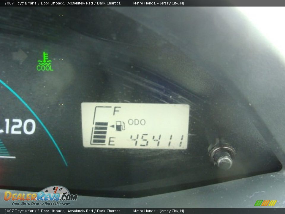 2007 Toyota Yaris 3 Door Liftback Absolutely Red / Dark Charcoal Photo #11