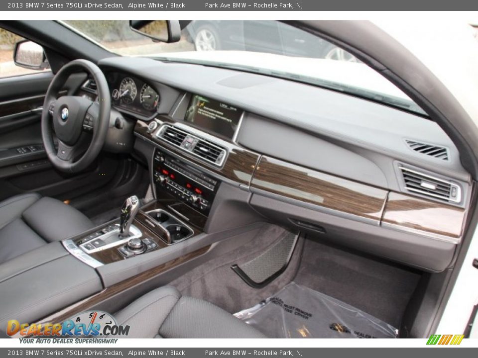 Dashboard of 2013 BMW 7 Series 750Li xDrive Sedan Photo #30