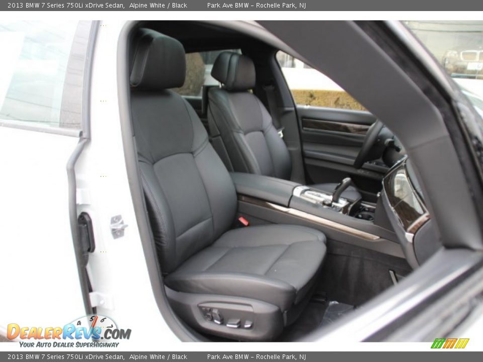 Front Seat of 2013 BMW 7 Series 750Li xDrive Sedan Photo #32