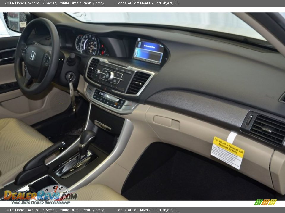 2014 Honda Accord LX Sedan White Orchid Pearl / Ivory Photo #30