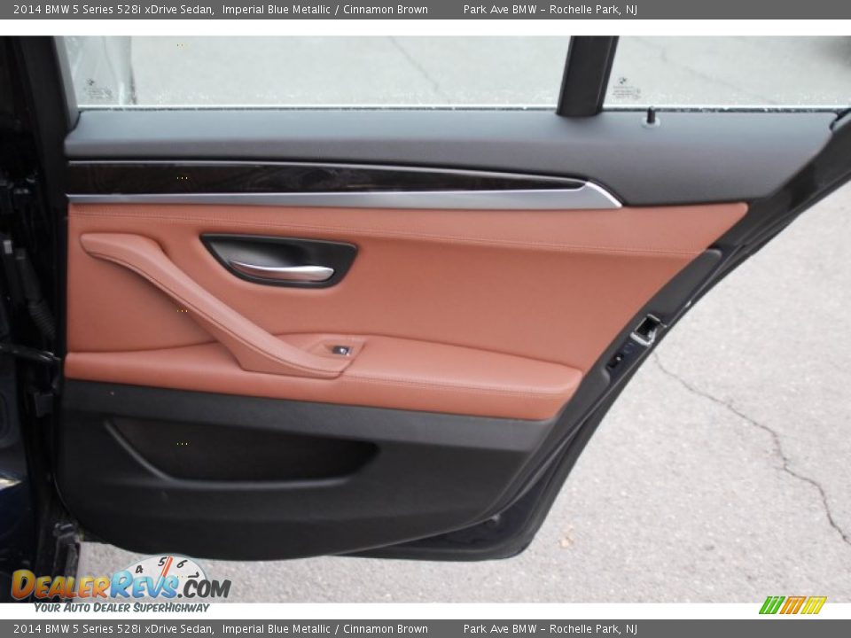Door Panel of 2014 BMW 5 Series 528i xDrive Sedan Photo #22