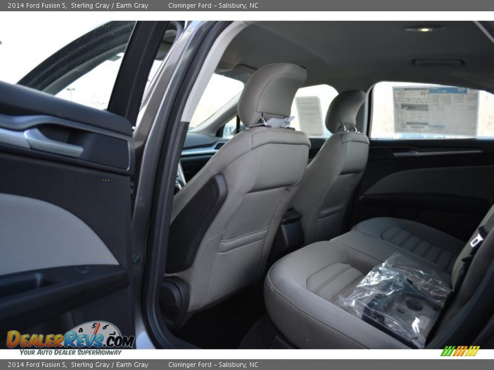 2014 Ford Fusion S Sterling Gray / Earth Gray Photo #8