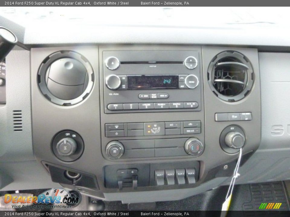 2014 Ford F250 Super Duty XL Regular Cab 4x4 Oxford White / Steel Photo #15