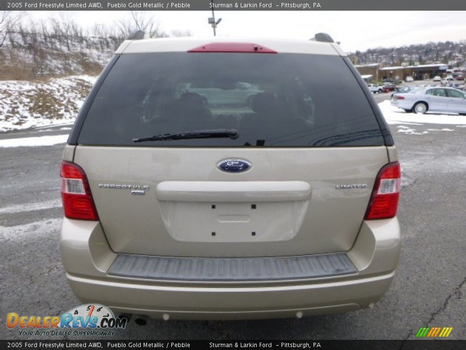 2005 Ford Freestyle Limited AWD Pueblo Gold Metallic / Pebble Photo #3
