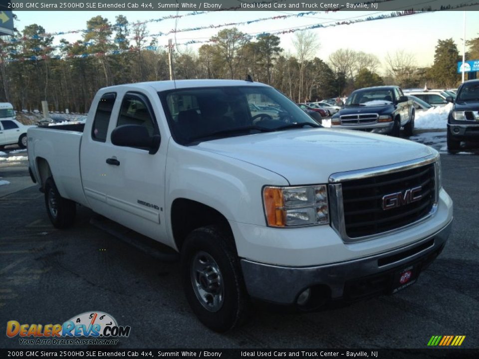 Front 3/4 View of 2008 GMC Sierra 2500HD SLE Extended Cab 4x4 Photo #3