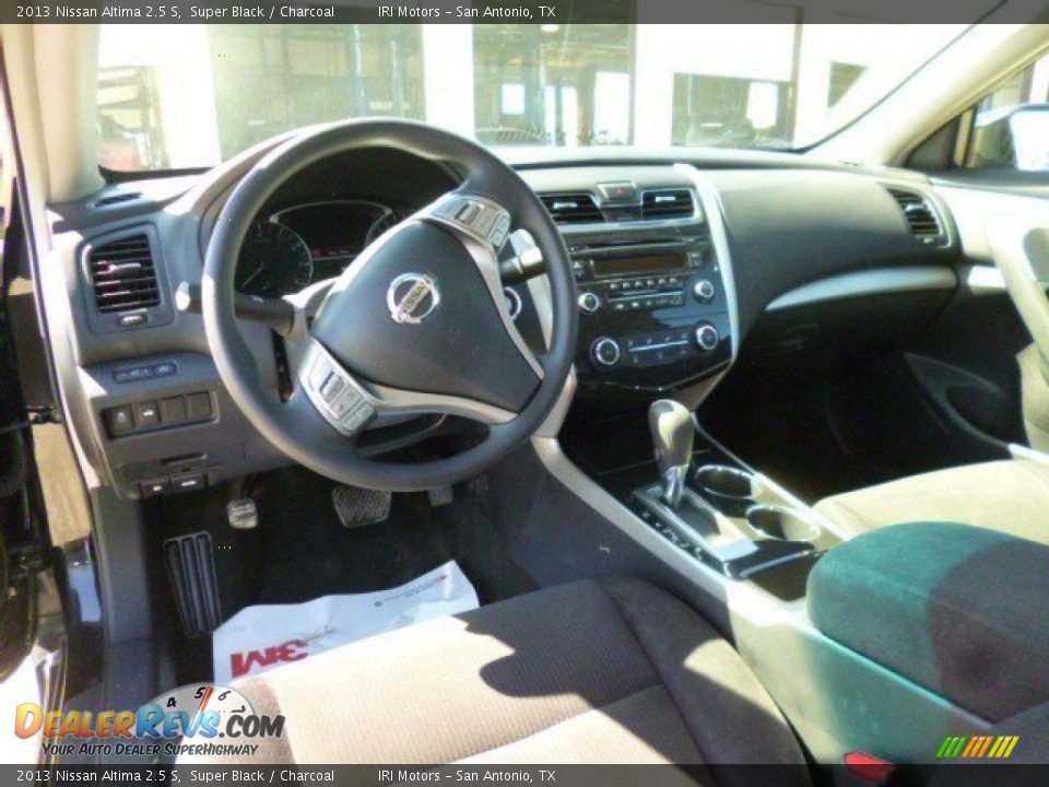 2013 Nissan Altima 2.5 S Super Black / Charcoal Photo #8
