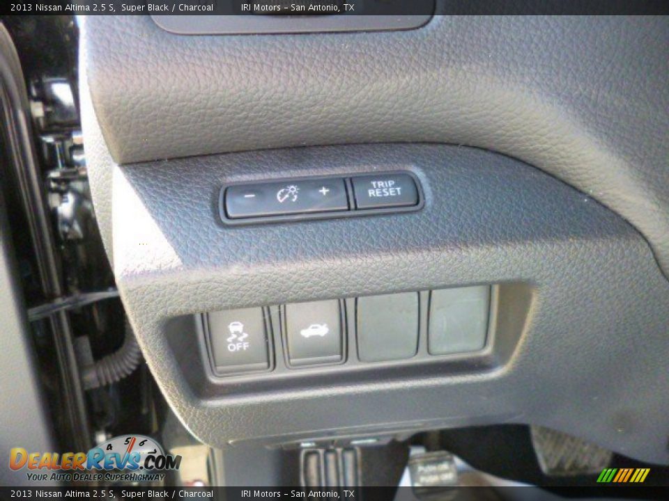 2013 Nissan Altima 2.5 S Super Black / Charcoal Photo #22