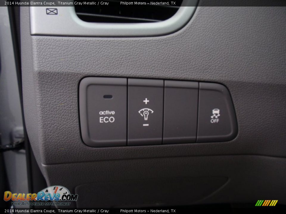 Controls of 2014 Hyundai Elantra Coupe  Photo #30