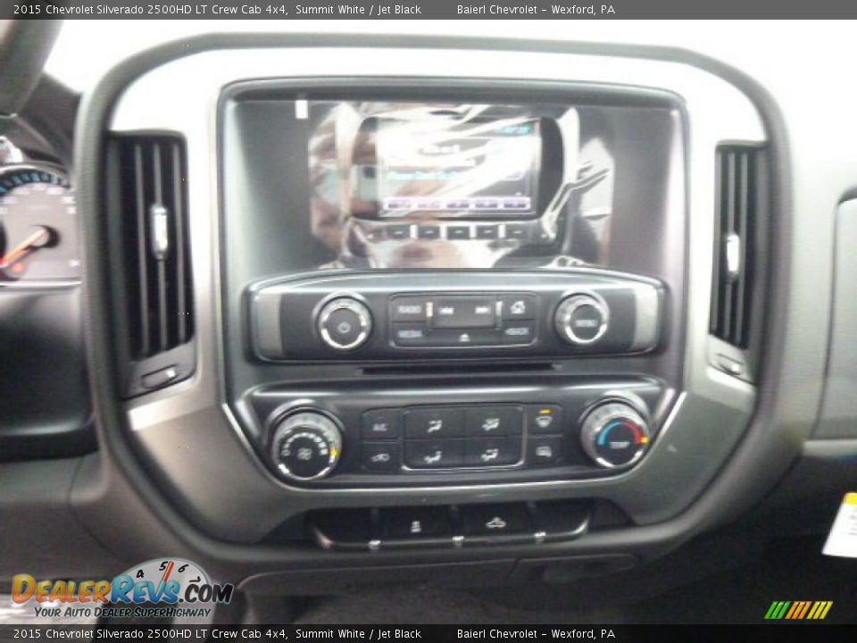 Controls of 2015 Chevrolet Silverado 2500HD LT Crew Cab 4x4 Photo #17
