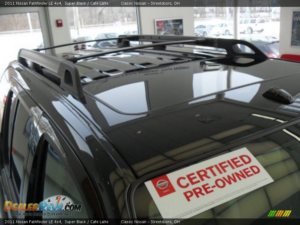 2011 Nissan Pathfinder LE 4x4 Super Black / Cafe Latte Photo #5