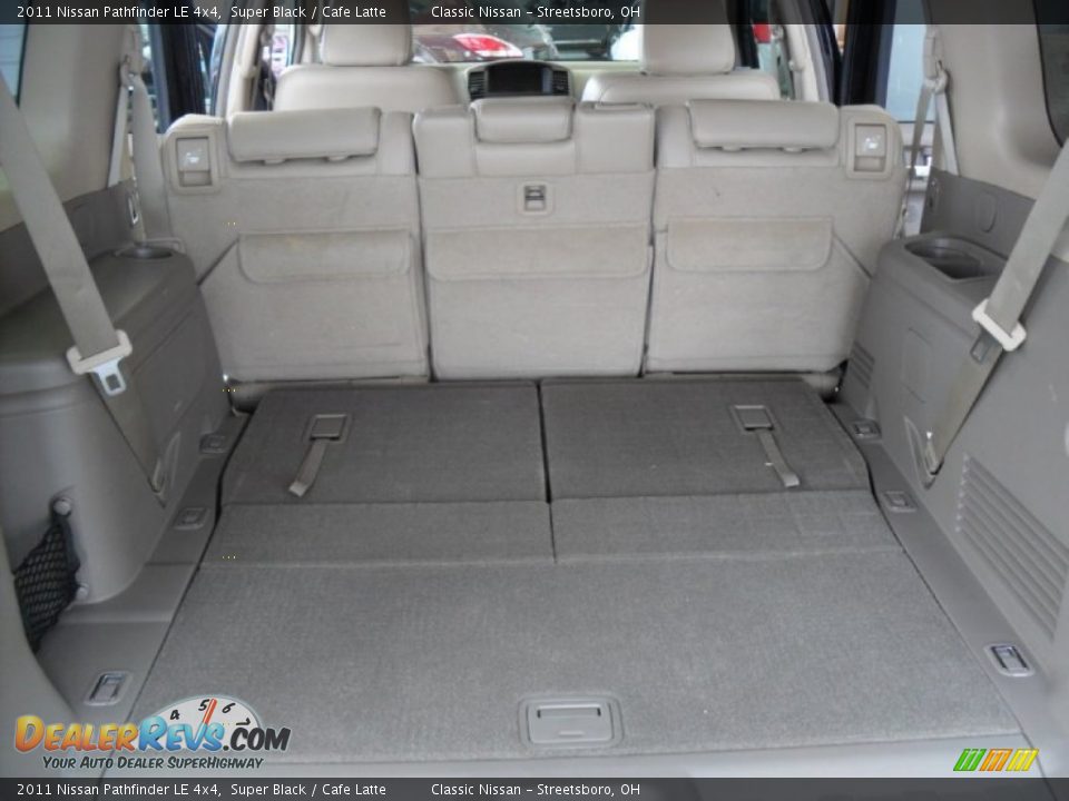 2011 Nissan Pathfinder LE 4x4 Super Black / Cafe Latte Photo #10