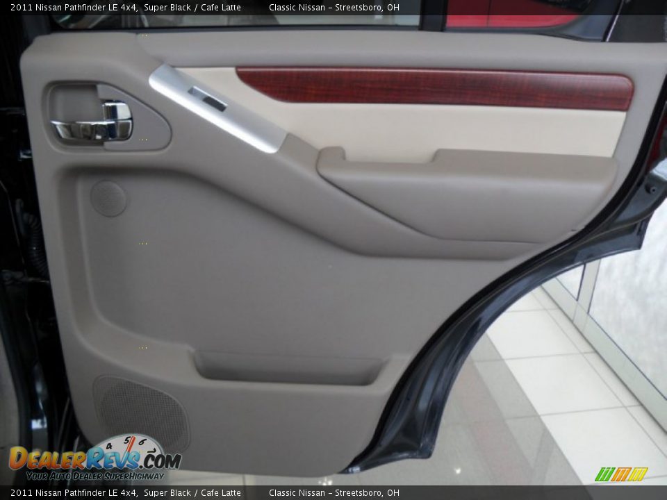 2011 Nissan Pathfinder LE 4x4 Super Black / Cafe Latte Photo #11