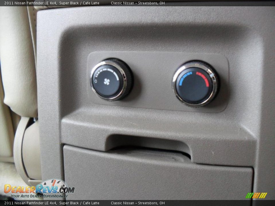 2011 Nissan Pathfinder LE 4x4 Super Black / Cafe Latte Photo #13