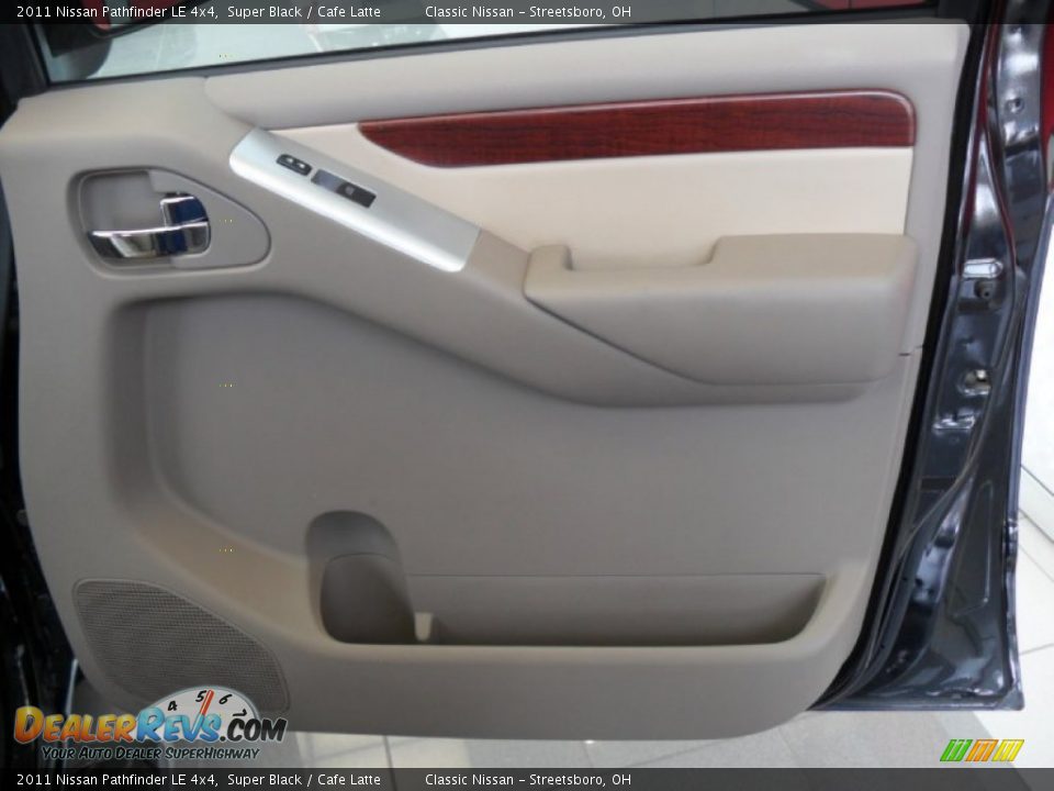 2011 Nissan Pathfinder LE 4x4 Super Black / Cafe Latte Photo #14