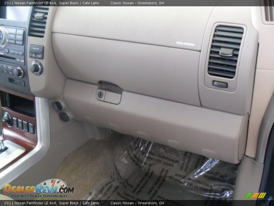2011 Nissan Pathfinder LE 4x4 Super Black / Cafe Latte Photo #16