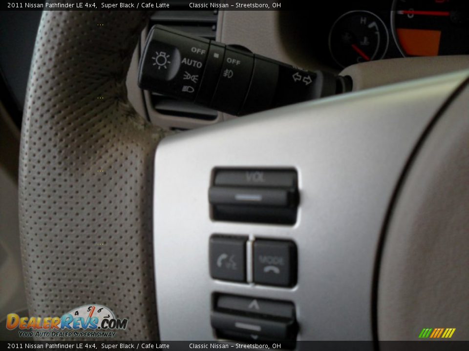 2011 Nissan Pathfinder LE 4x4 Super Black / Cafe Latte Photo #21