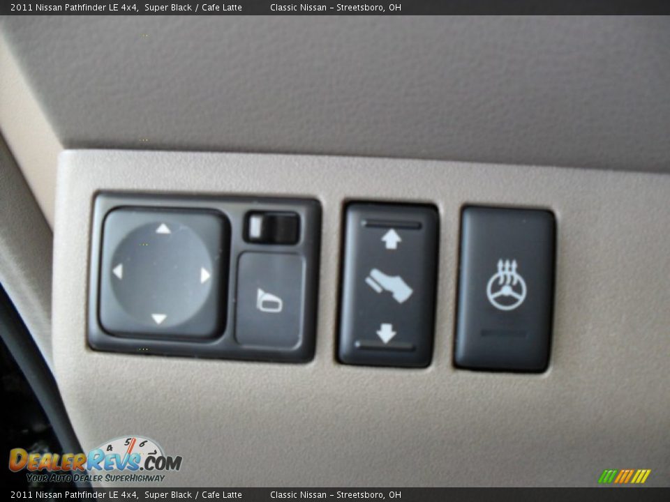 2011 Nissan Pathfinder LE 4x4 Super Black / Cafe Latte Photo #25