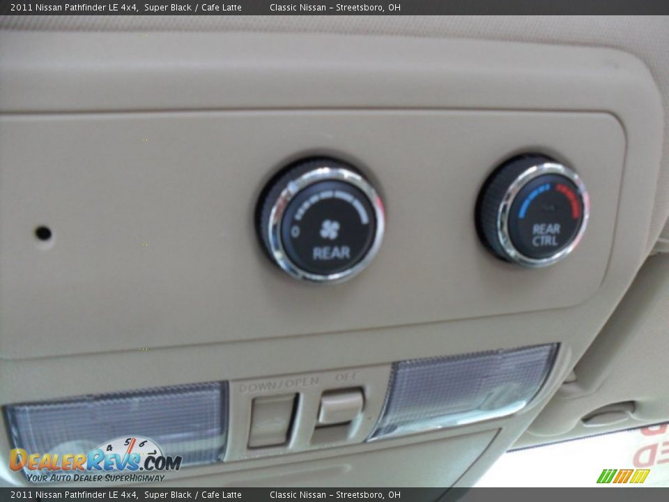 2011 Nissan Pathfinder LE 4x4 Super Black / Cafe Latte Photo #29