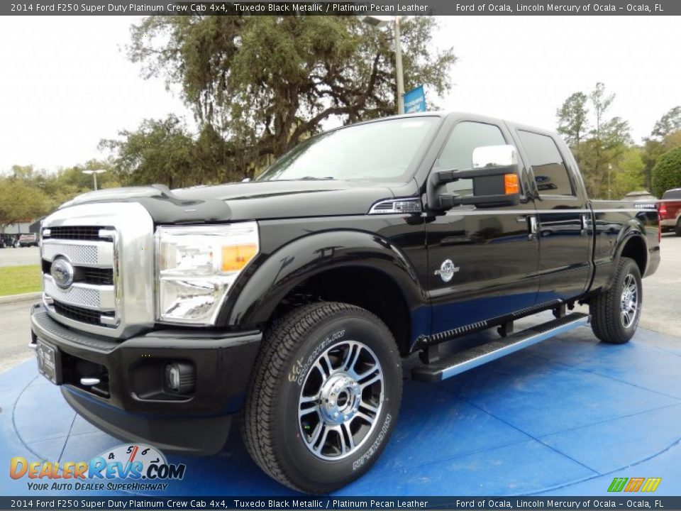 Front 3/4 View of 2014 Ford F250 Super Duty Platinum Crew Cab 4x4 Photo #1