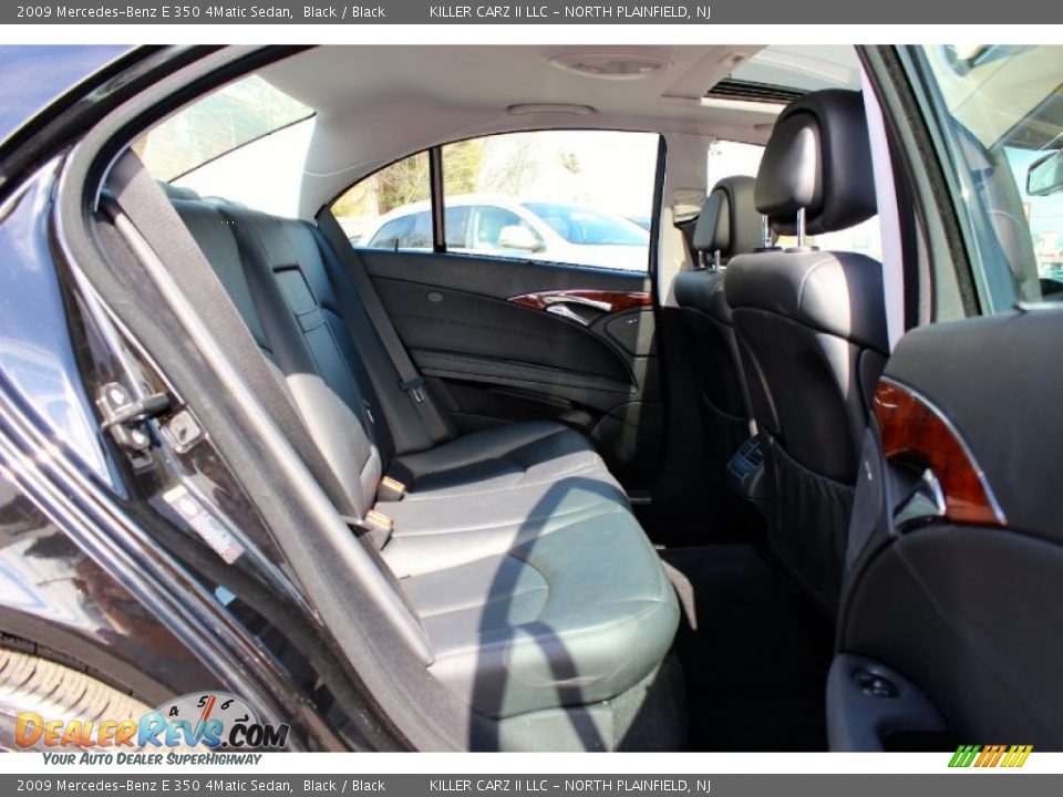 2009 Mercedes-Benz E 350 4Matic Sedan Black / Black Photo #25