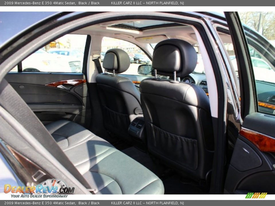 2009 Mercedes-Benz E 350 4Matic Sedan Black / Black Photo #26