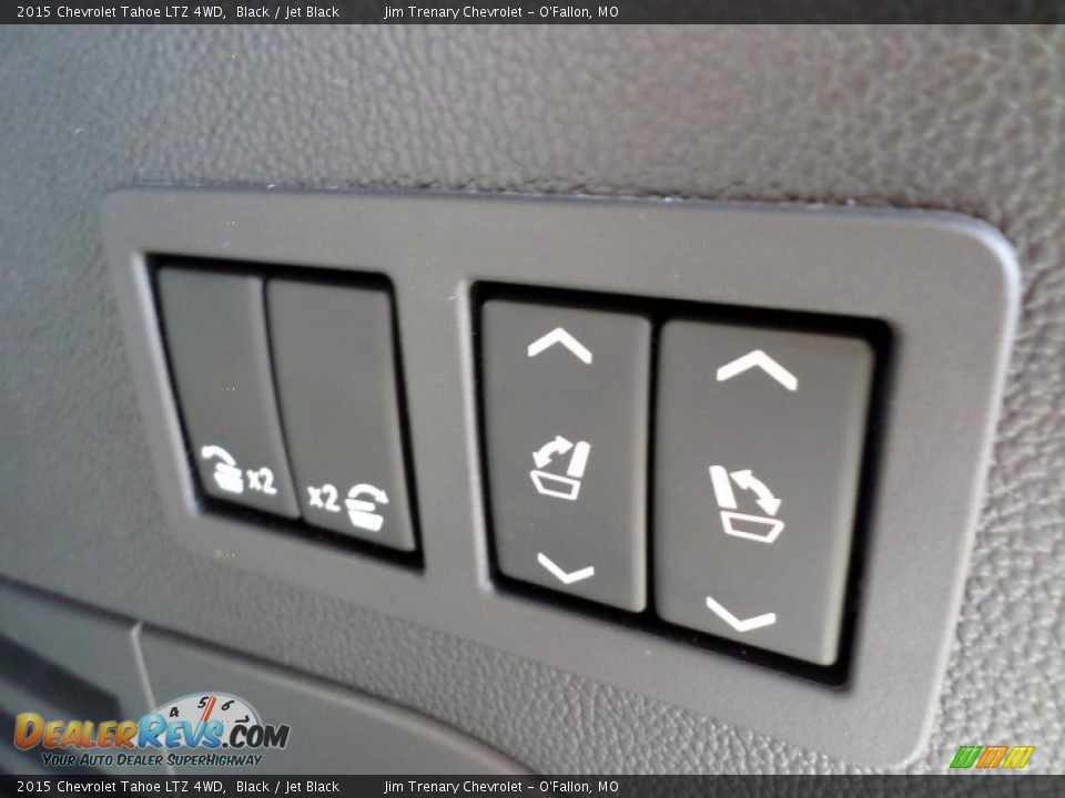 Controls of 2015 Chevrolet Tahoe LTZ 4WD Photo #29