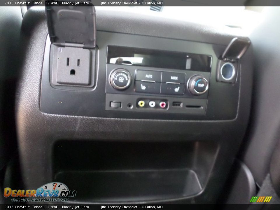 Controls of 2015 Chevrolet Tahoe LTZ 4WD Photo #34