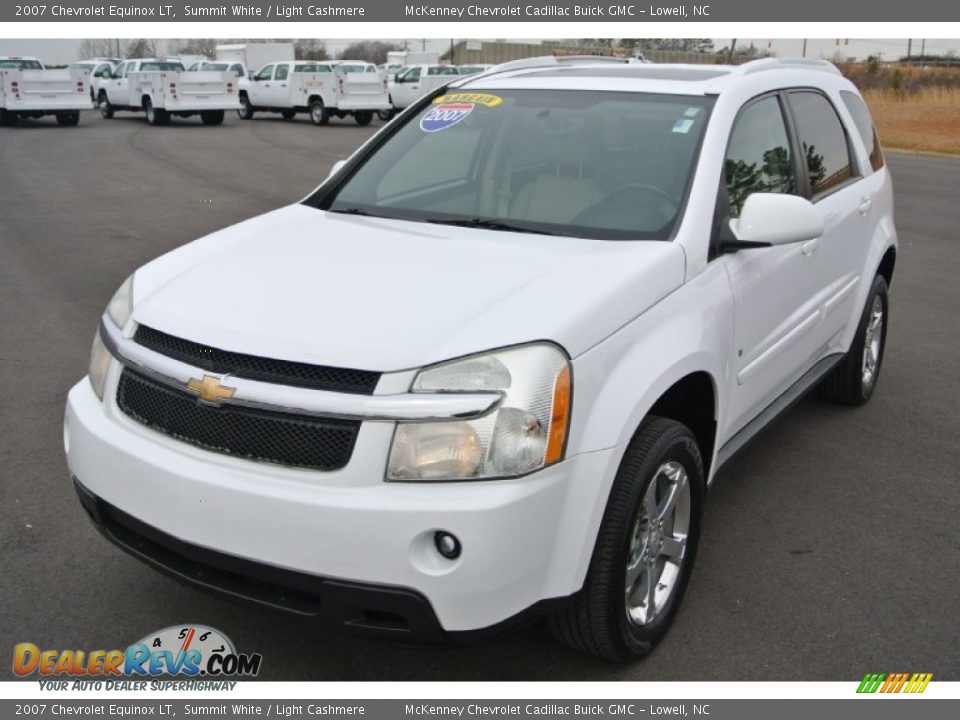 Front 3/4 View of 2007 Chevrolet Equinox LT Photo #2