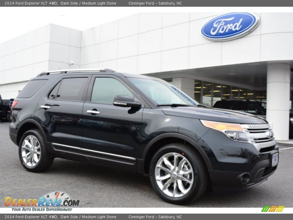 Front 3/4 View of 2014 Ford Explorer XLT 4WD Photo #1