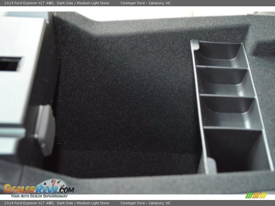 2014 Ford Explorer XLT 4WD Dark Side / Medium Light Stone Photo #22